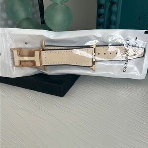 NWT. Apple H Watch Band in Cream/black trim and Gold hardware! Size 42/44/45/49
